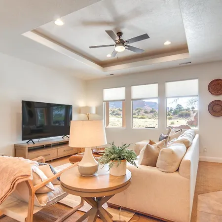 Zion Area Home With Scenic Views And Trail Access